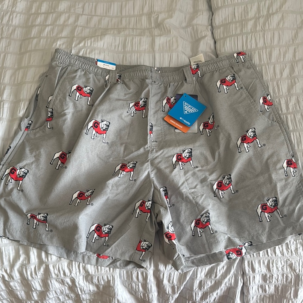 Columbia Gray Bulldog Print Hybrid Shorts